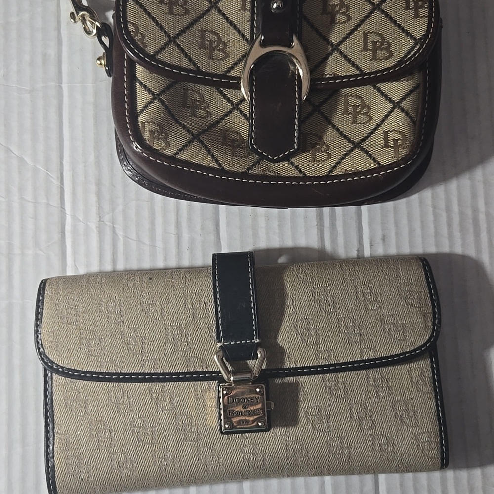 Dooney & Bourke Wallet & Wrislet - Picture 8 of 10